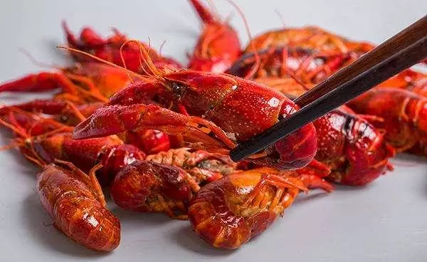 小龍蝦季到來，這些謠言又死灰復(fù)燃，你中招了嗎？