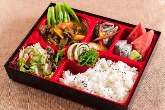 9月29日起全國鐵路停售常溫盒飯，冷鏈盒飯有望成“新寵”