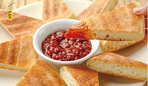 發(fā)現(xiàn)增長(zhǎng)品類 | 蔥包燴、火燒饃、菜蟒、菜盒…食品研發(fā)向地方特色小吃找靈感