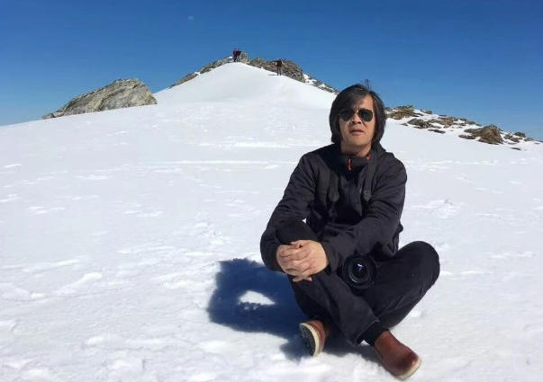 從賣凍品到賣餐品，他如何從“經銷商”蛻變?yōu)椤巴赓u品牌掌門人”？